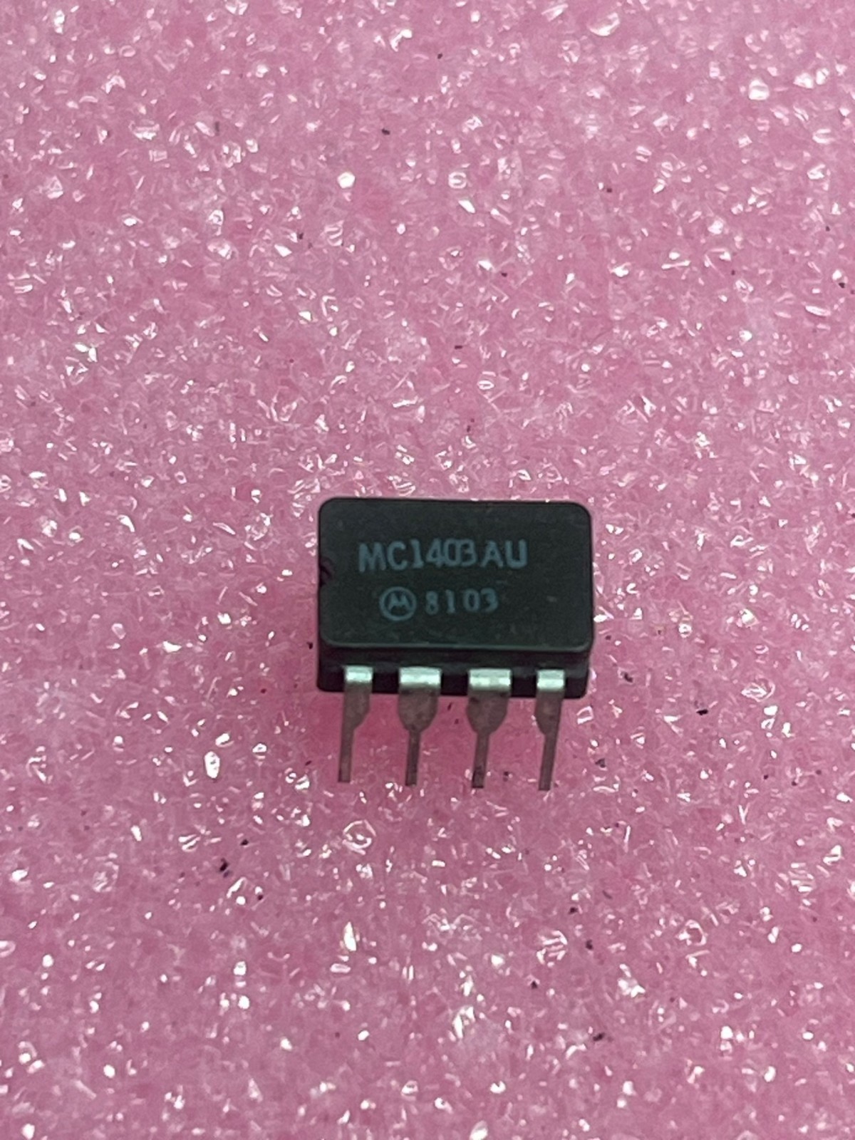 Motorola MC1403AU Precision Low Voltage Reference Integrated Circuit - NEW!