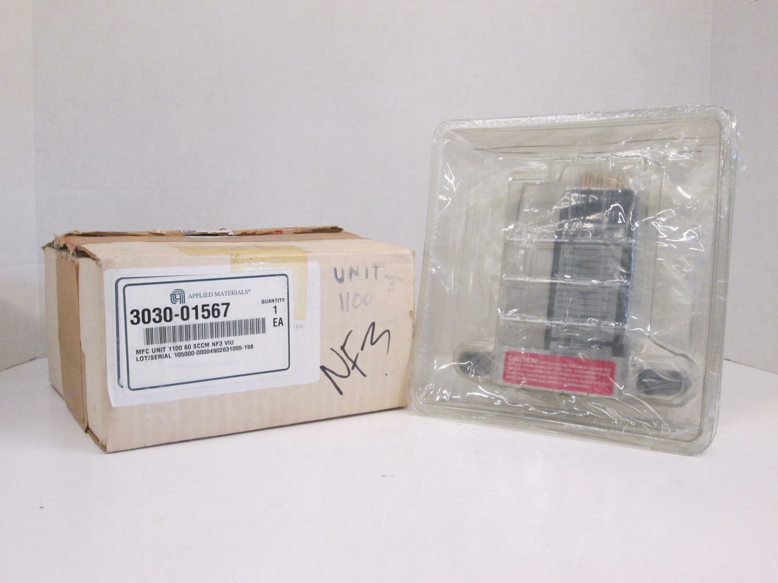 Unit UFC-1100 Mass Flow Controller NF3, 60 SCCM, Reburbished