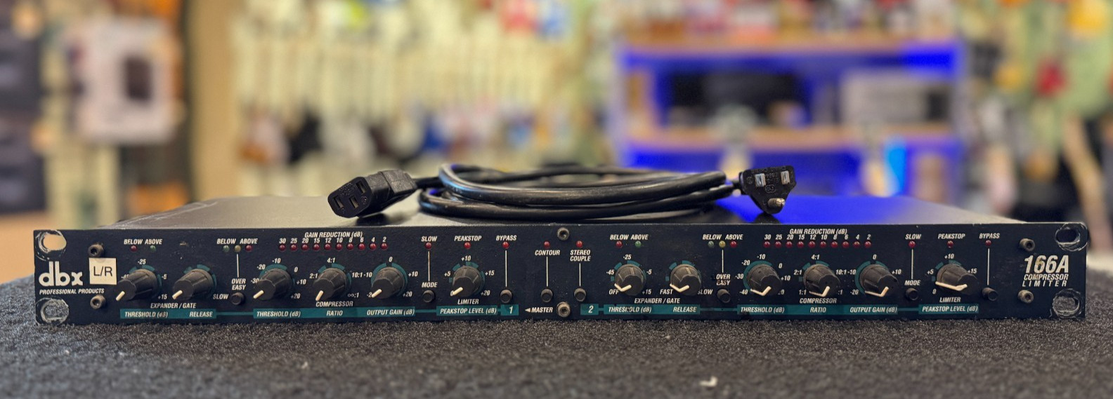 DBX 166A Rack Mounted Compressor / Limiter Rack Effect Module