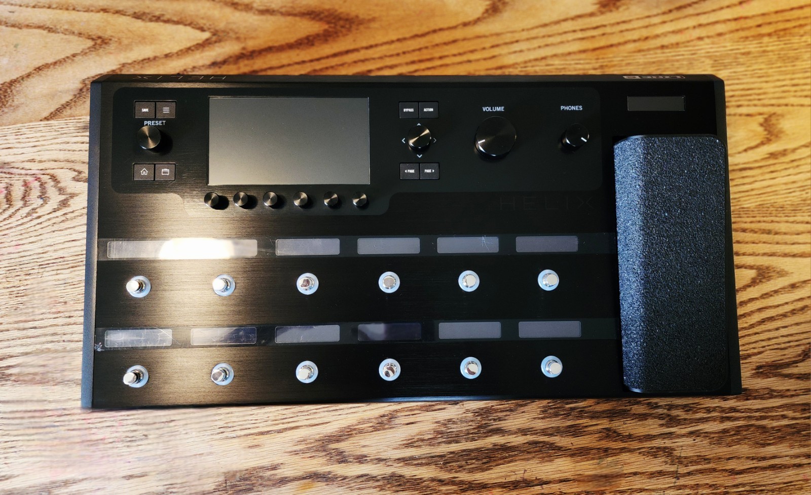 Line 6 Helix Digital Floorboard Multi-Effects Processor for Electric Guitar