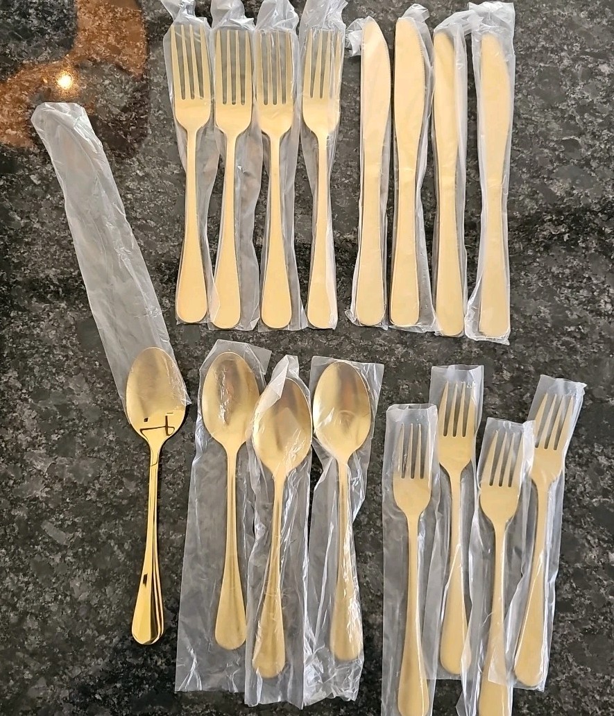 Stainless Steel Gold Tone Flatware Set Glossy Finish Unbranded 16 Pieces