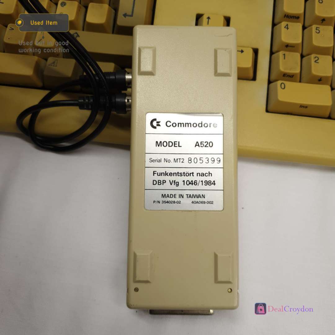 COMMODORE AMIGA A500 COMPUTER +COMMODORE A520 +MOUSE + 10 DISKS + POWER SUPPLY