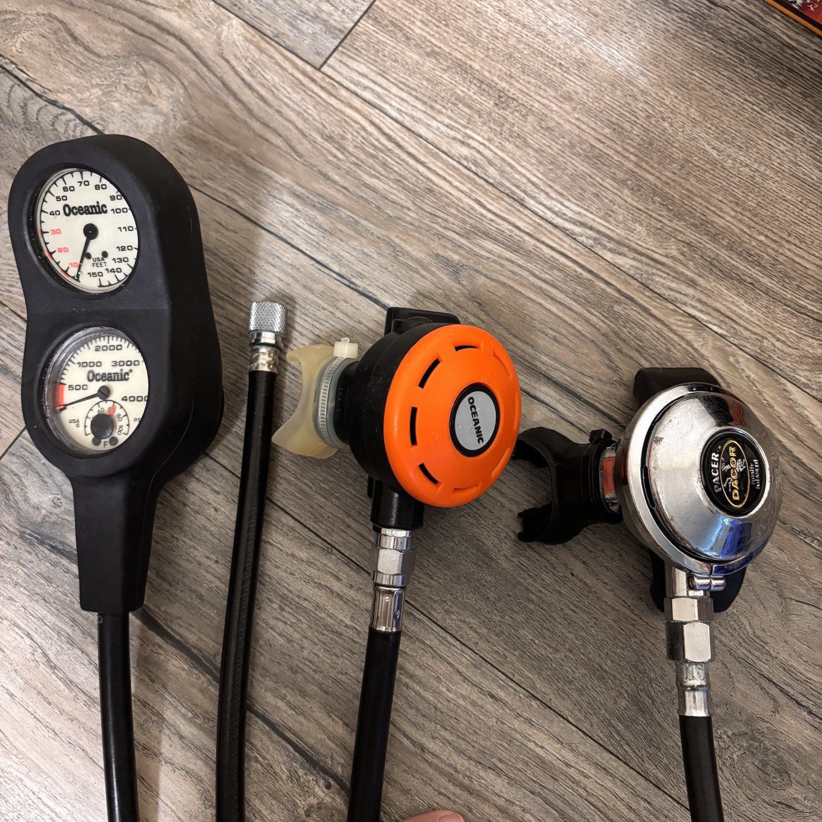 Scuba Octopus Diving Set w/2 Regulators Oceanic & Dacor and Oceanic Gauges