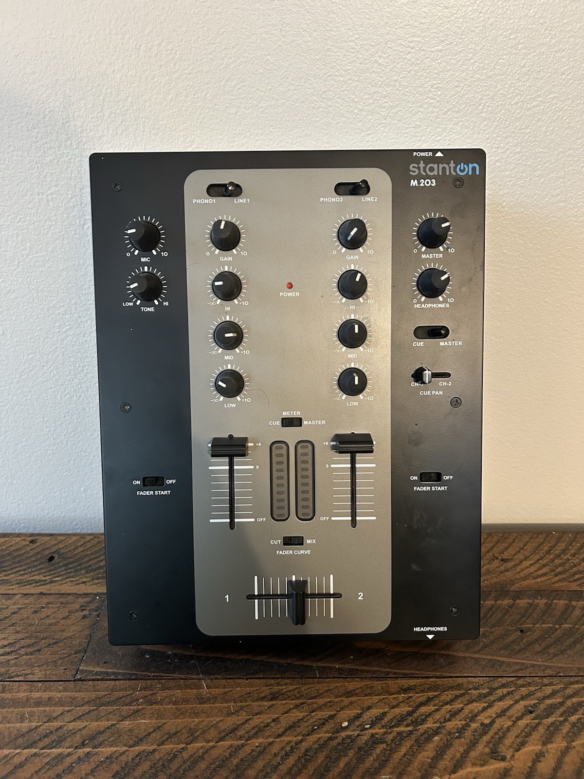 Stanton M.203 Professional 2 Channel DJ Audio Mixer  3 Band Equalizer Tested
