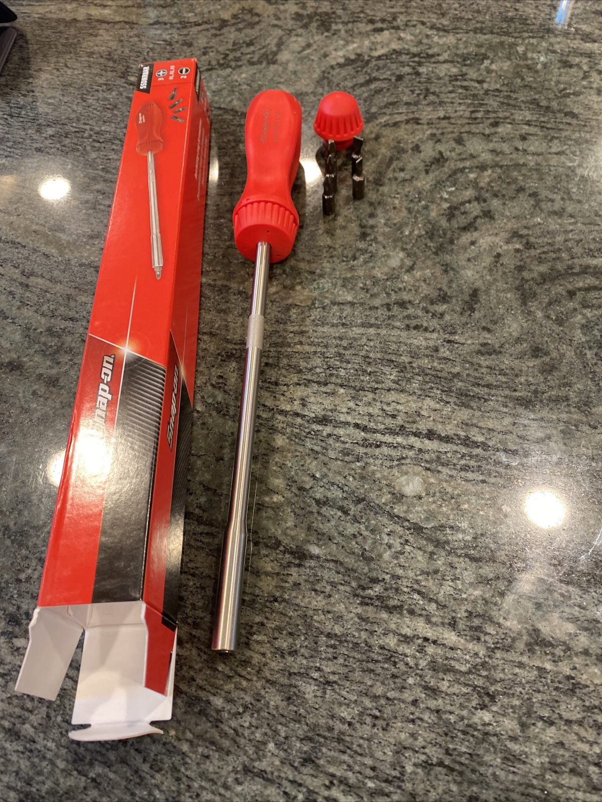 Snap On ssdmr8ar 12-5/16" ratcheting magnetic long screwdriver with 5 bits