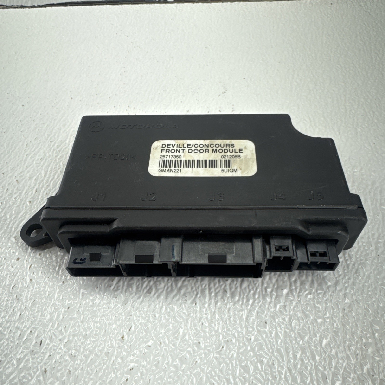2000-2003 CADILLAC DEVILLE LEFT FRONT DOOR MODULE 25717350 OEM