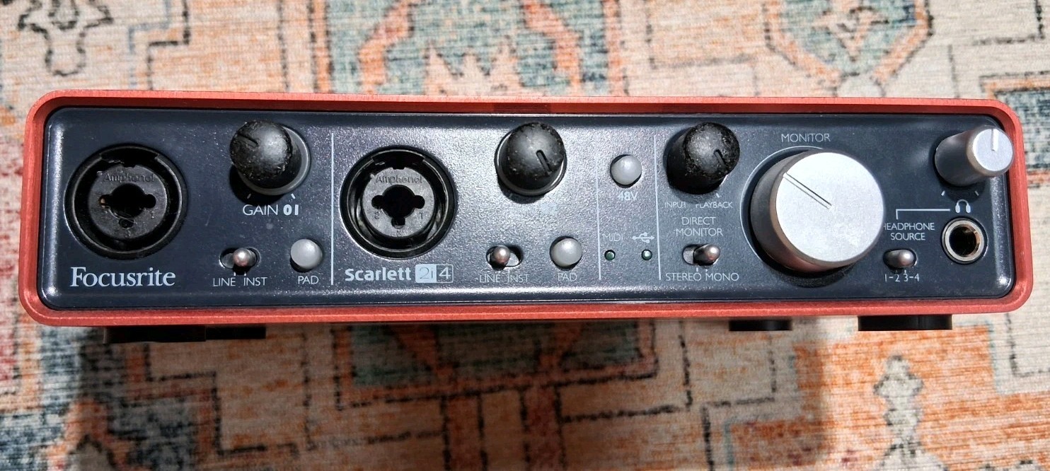 Focusrite Scarlett 2i4 2nd Gen USB Audio Interface 2-in/4-out W/USB Cable