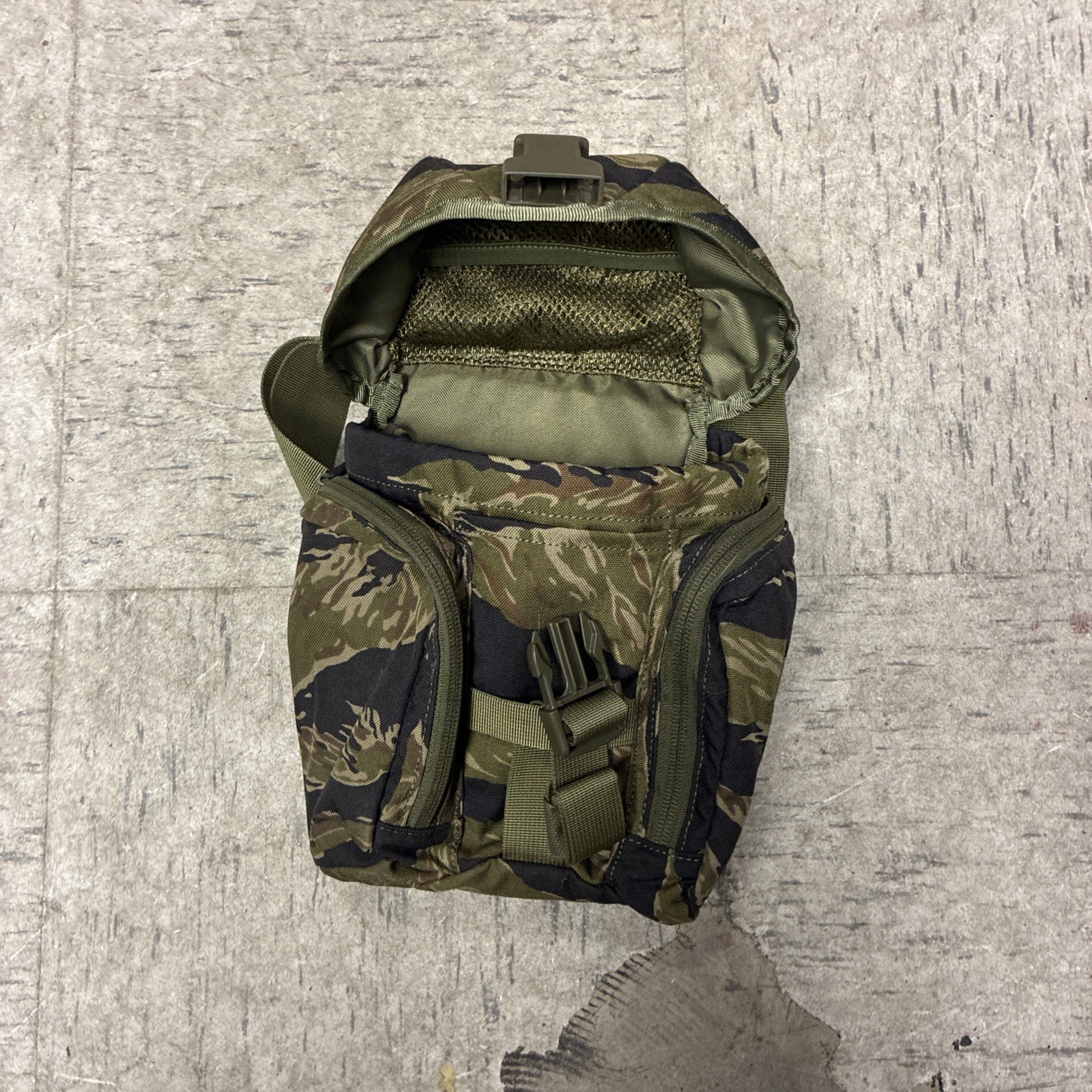 Helikon-Tex Canteen Pouch With Strap - Tiger Stripe Camo Pattern