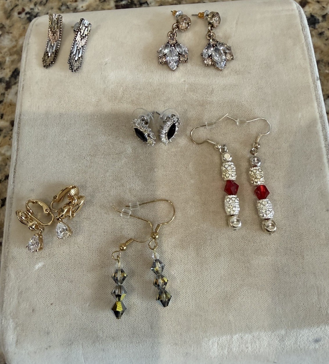 Lot Of 6 Pairs Of Earrings 5 Pierced 1 Clip