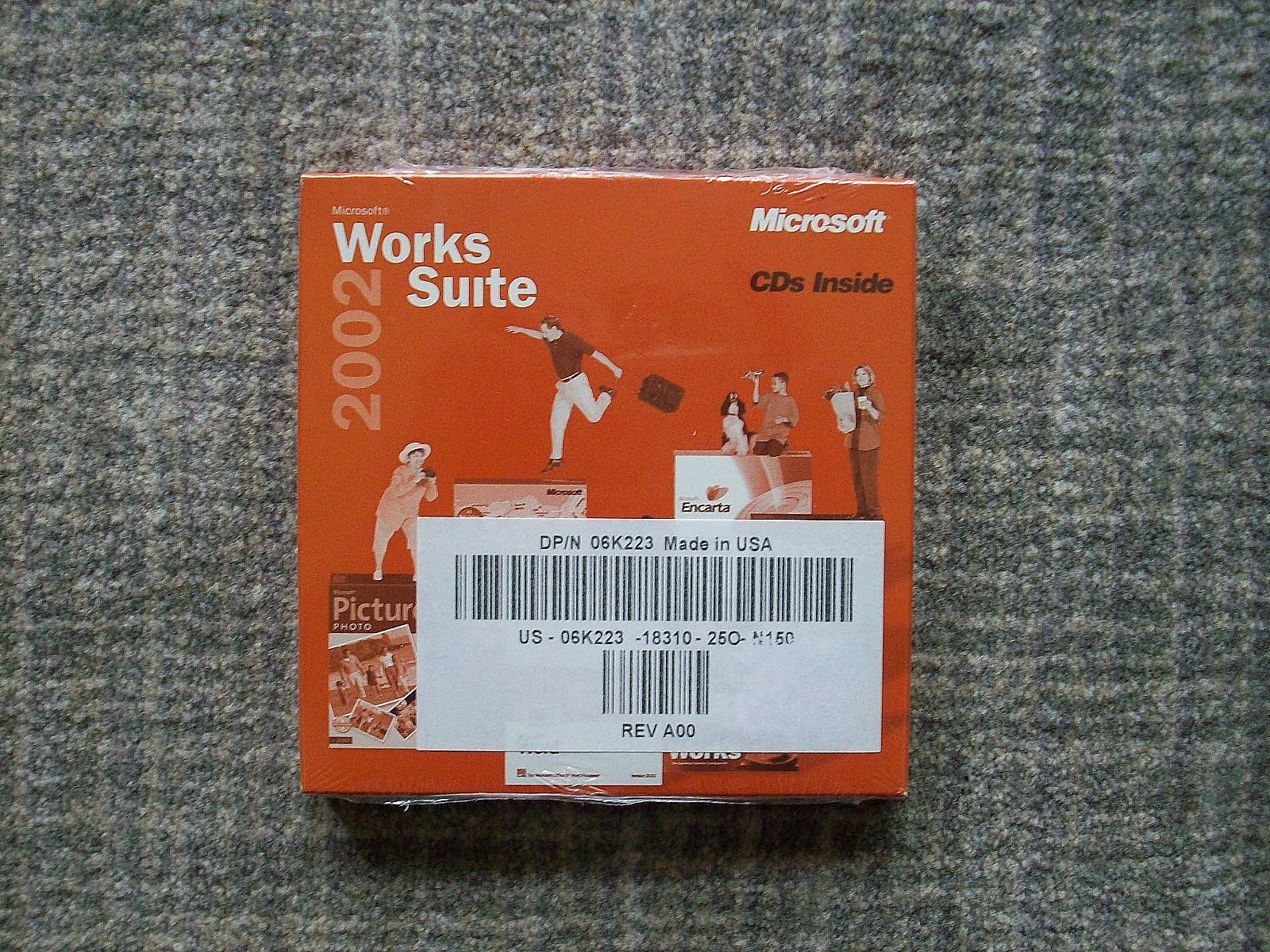 Microsoft Works Suite 2002 software CDs, new in plastic