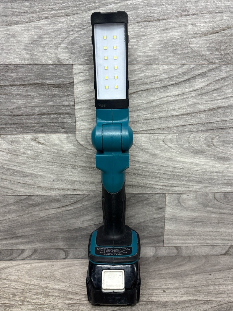 Makita DML801 18V LXT Cordless LED Flashlight + 3.0ah Battery (A1D025741)