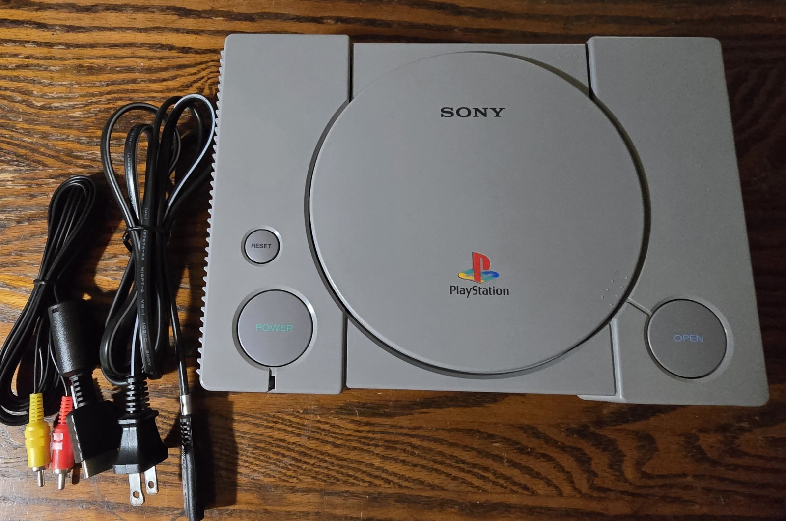 Sony Playstation 1 Console  Model SCPH 5501 For Parts Or Repair Nice Condition.