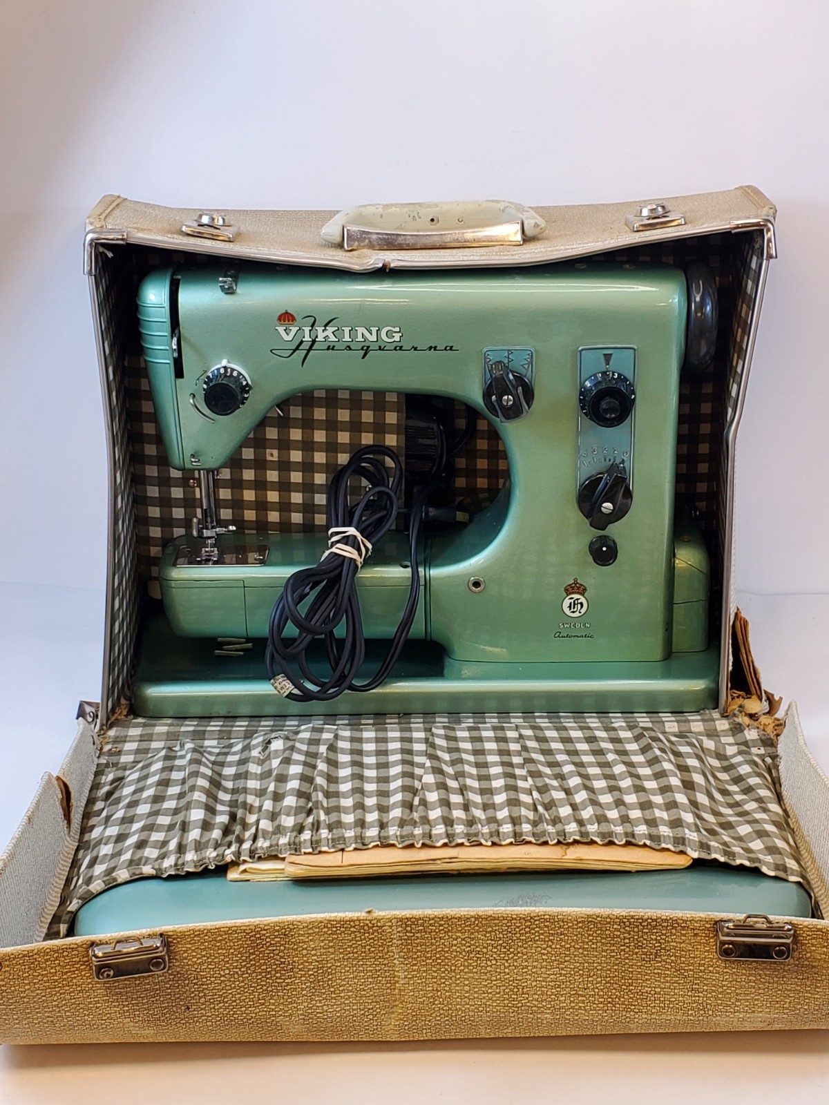 Vintage Husqvarna Viking Sewing Machine Type 21E With Foot Pedal & Case