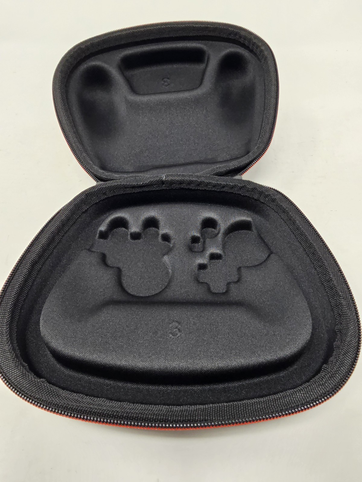 Sisma Black & Red Harshsell Carrying Case - Nintendo Switch Controller