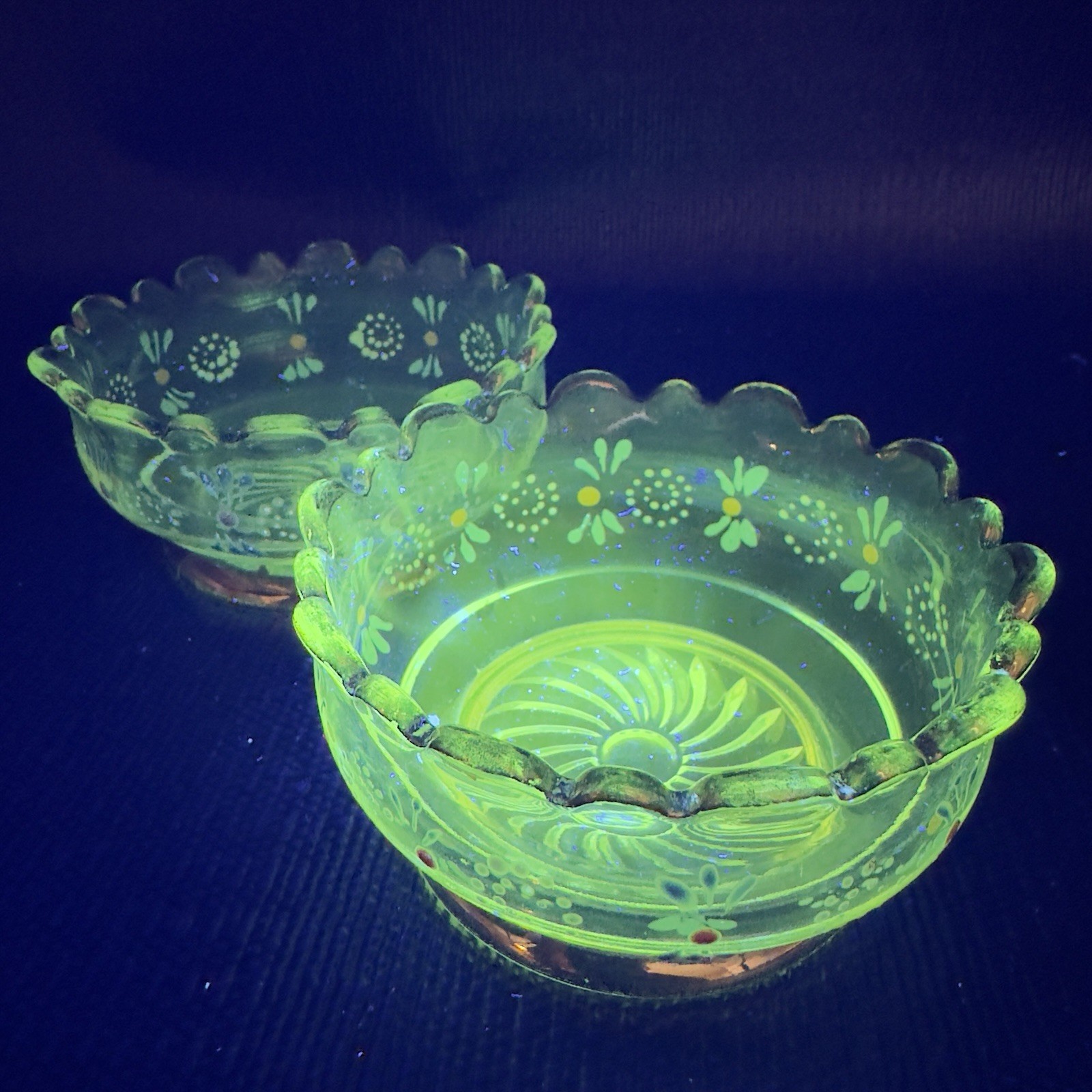 Antique Enameled Paint Glass Bowl Dish Gold Painted Edge Manganese 365nm Set 2