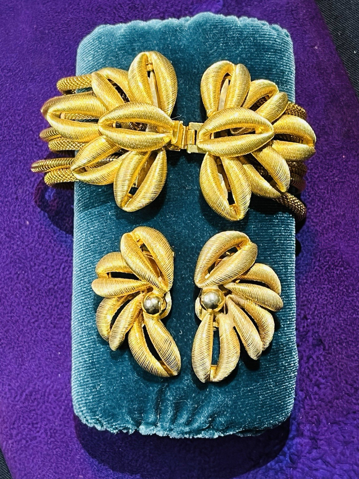Brushed Gold Tone Set Brac, Clip Earrings, Brushed Leaves On Ends 0f 7 Chains