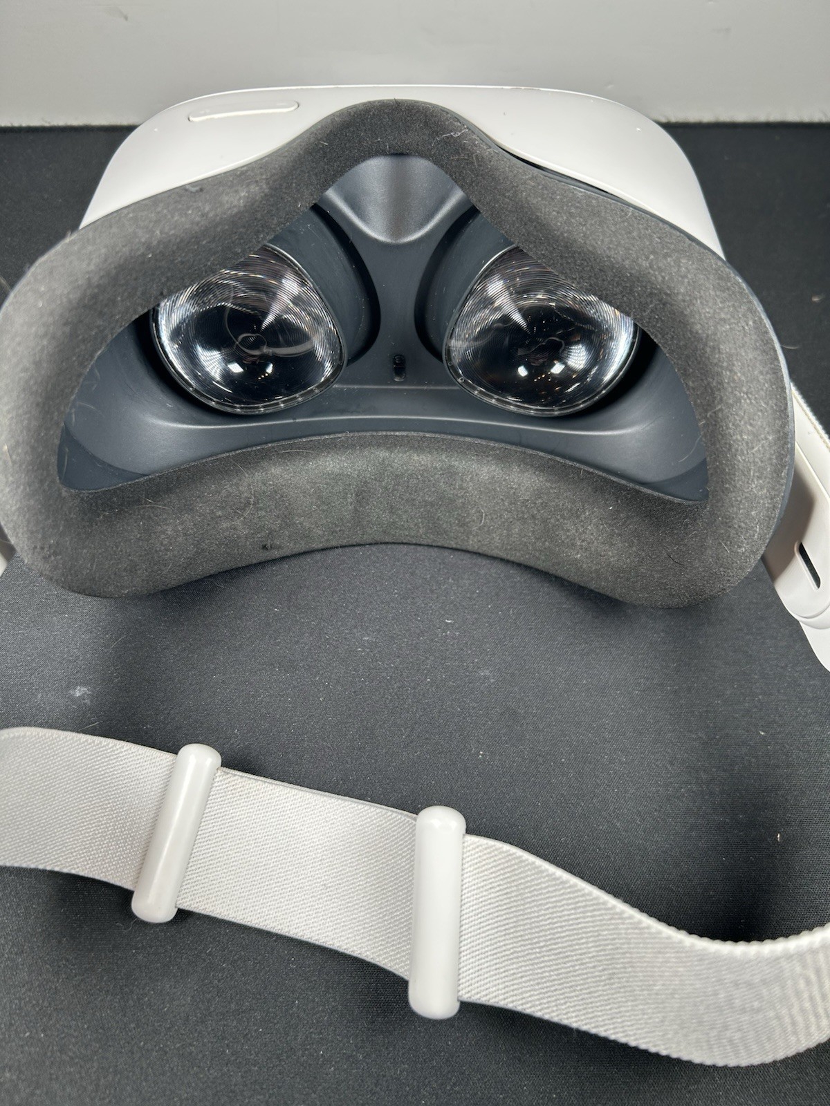 Oculus Quest 2 (128GB) Virtual Reality Headset - No Controllers, Not Tested
