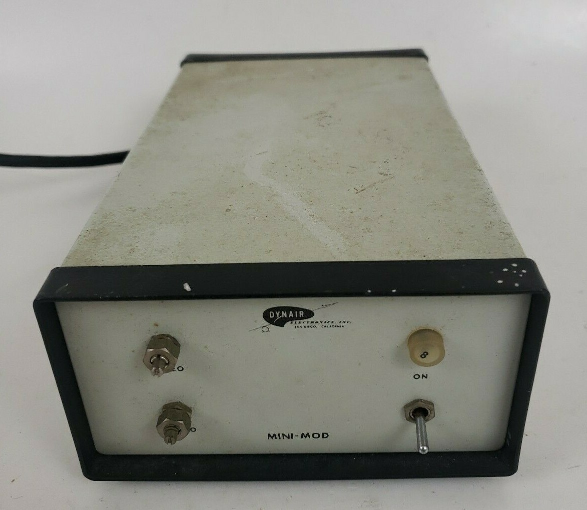 Vintage Dynair Mini-Mod Video Amp 2 In 4 Out Port Model # TX-2A Video Production