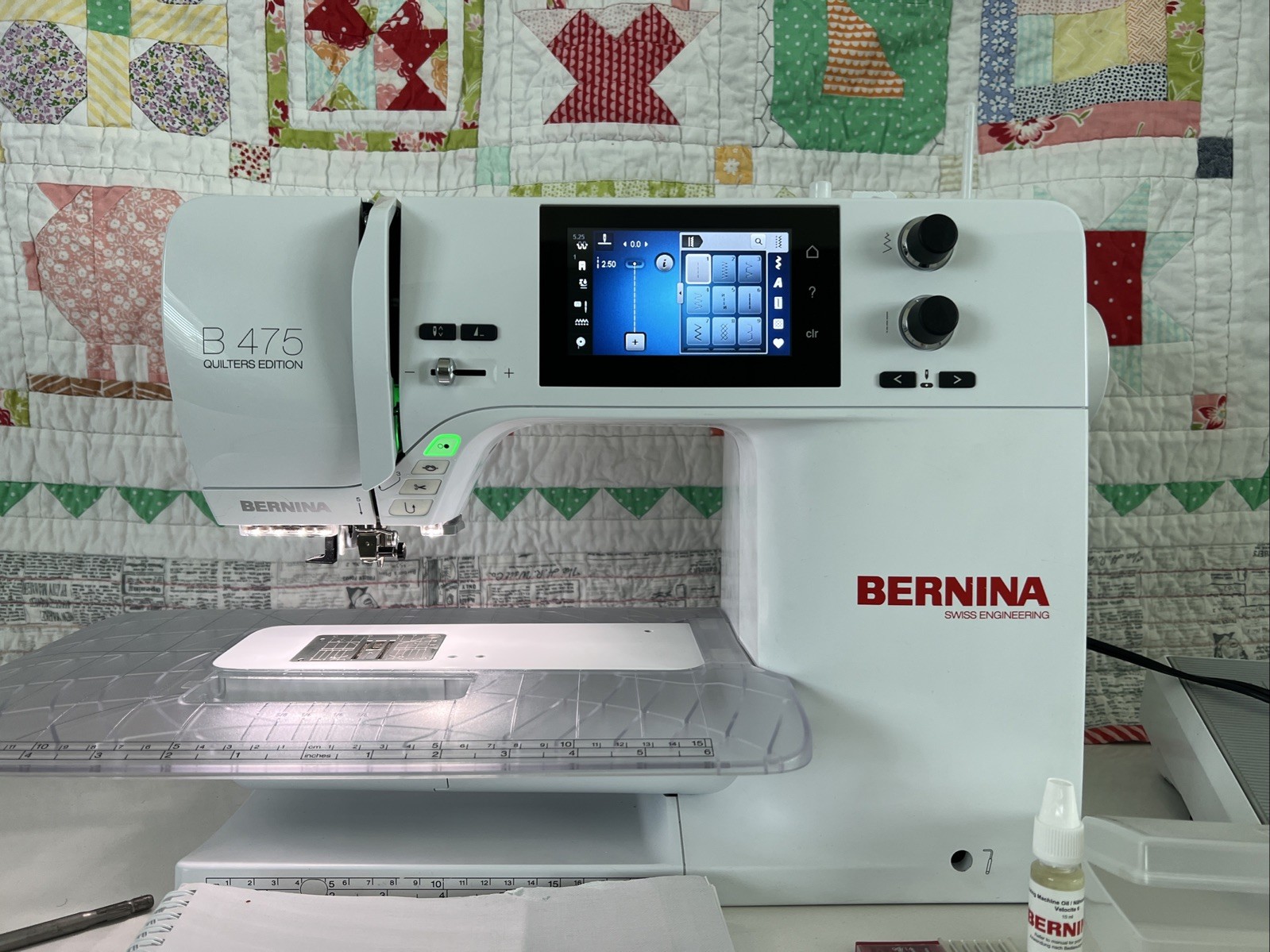 BERNINA B 475 QE Sewing and Quilting Machine
