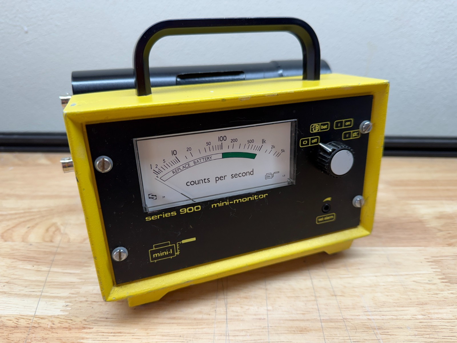 Mini-Instruments Mini-Monitor Series 900 Gamma Scintillation Type 42A Probe