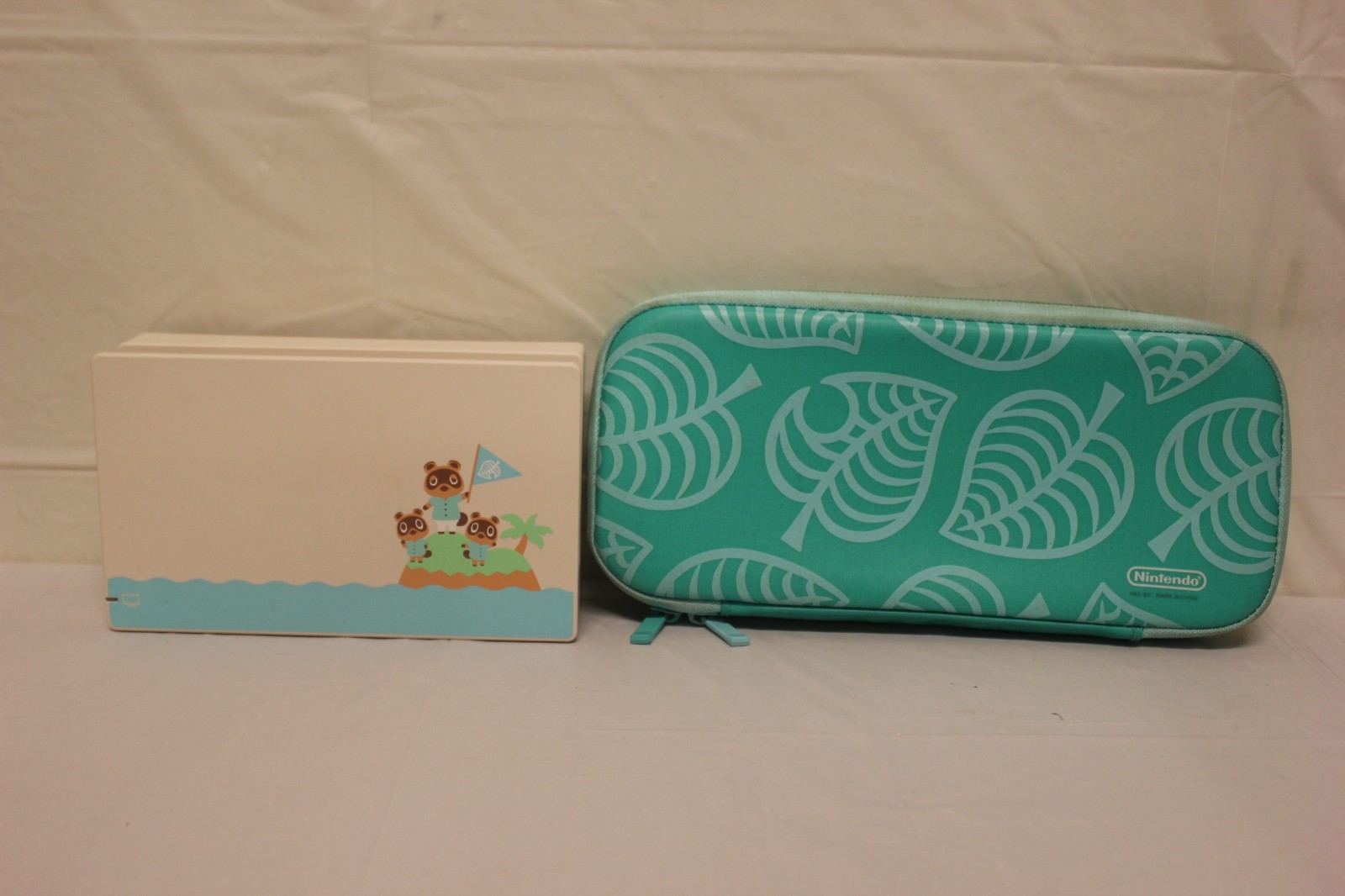 Animal Crossing New Horizons Nintendo Switch Dock with Wrist Strap + Case D3