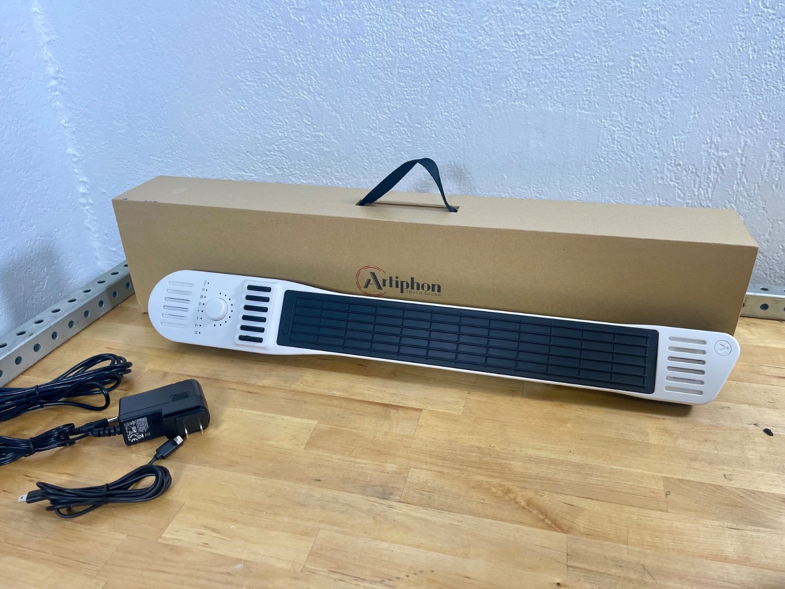 Artiphon Instrument 1 – Guitar-Style MIDI / MPE Controller (White)