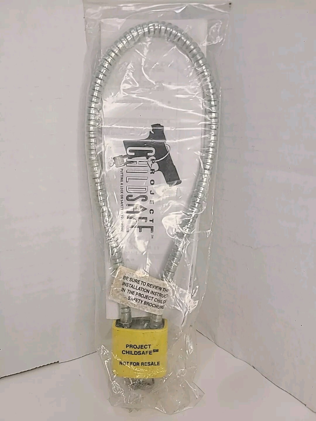 NEW - PROJECT CHILD SAFE CABLE GUN RIFLE LOCK WITH 2 KEYS AND INSTRUCTION