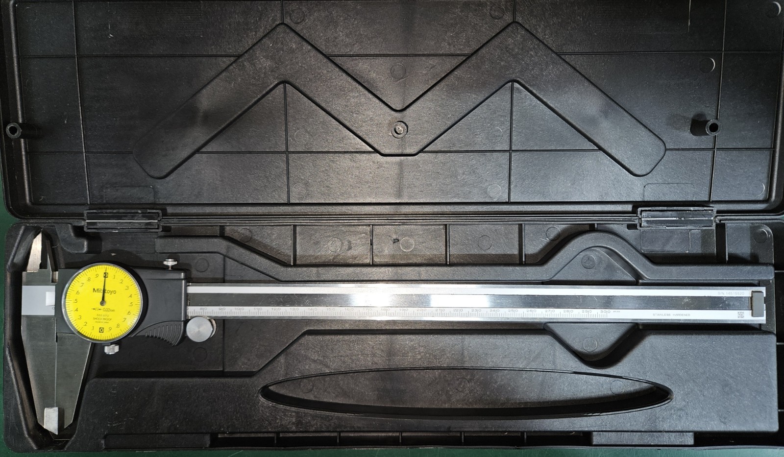 Used Mitutoyo 505-745 300mm 12" Dial Caliper 0.02mm