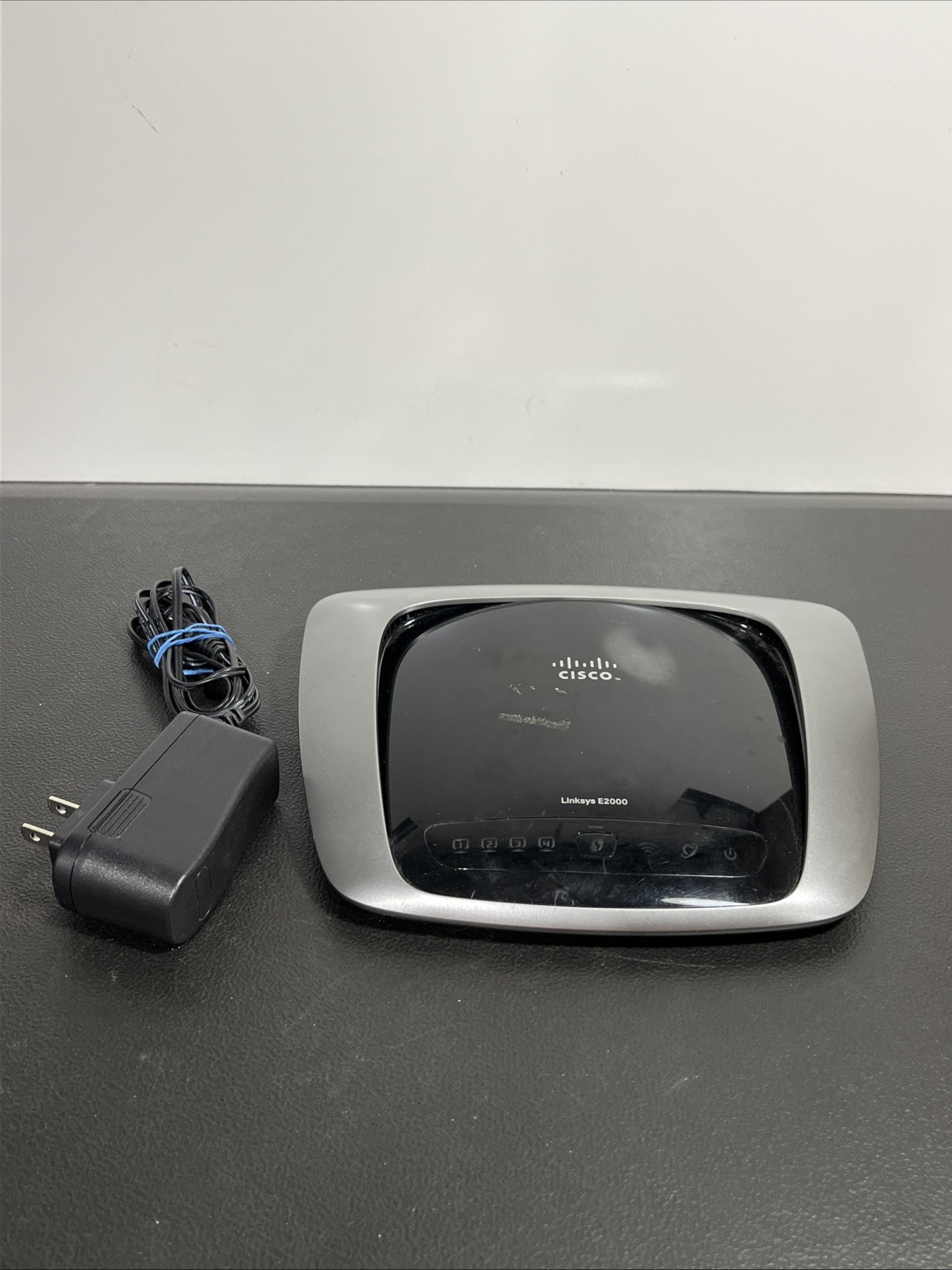 Cisco Linksys E2000 Advanced Wireless-N Router Selectable Dual-Band 2.4 or 5 GHz