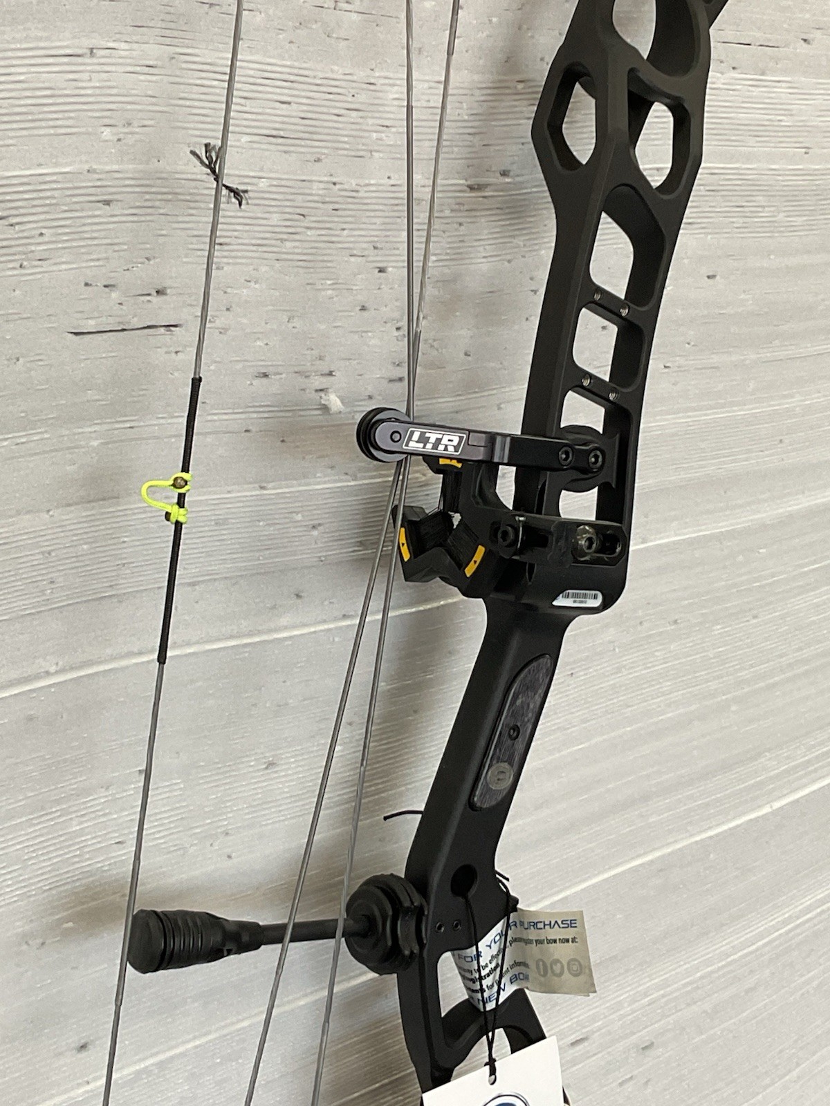 Elite Hunter 33, RH, In Black