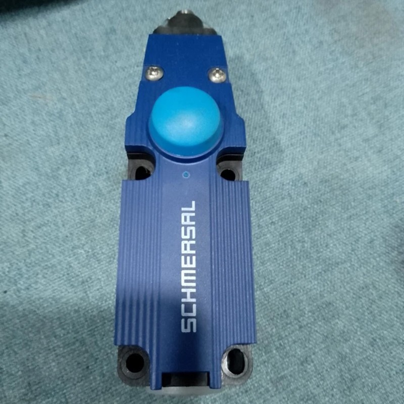 SCHMERSAL ZQ700-02 Rope Switch New