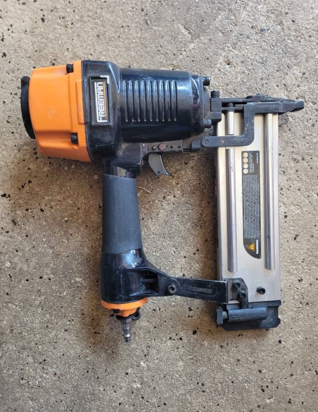 Freeman Pneumatic 14-Gauge 2-1/2″ Heavy Duty Concrete T Nailer PCTN64 See VIDEO