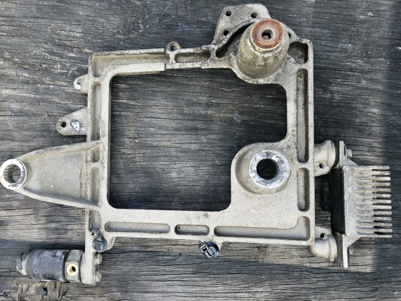 3005299C3 International Maxxforce13 ECM Mounting Bracket - USED - OEM -
