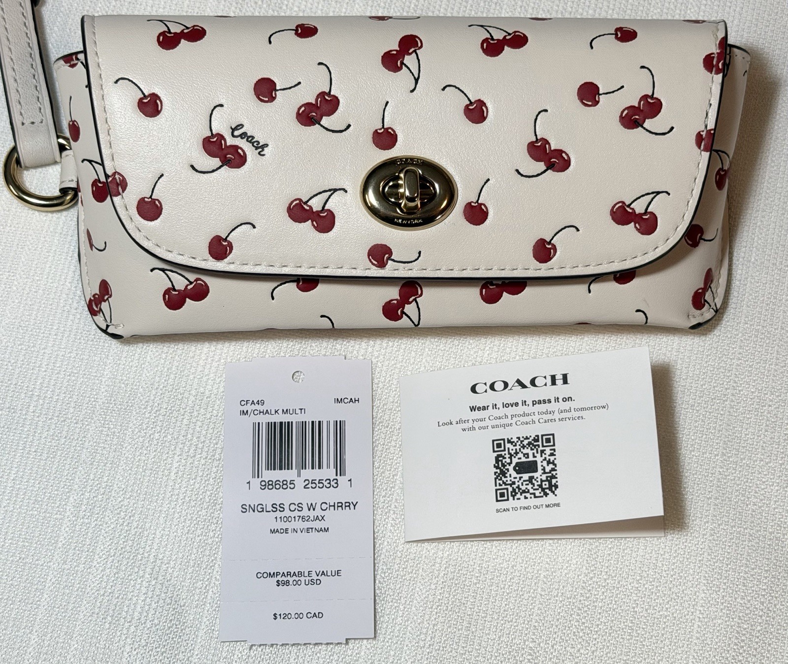 COACH Turnlock Sunglass Case 🍒 Cherry Print - Gold/Chalk Multi - NWT CFA49