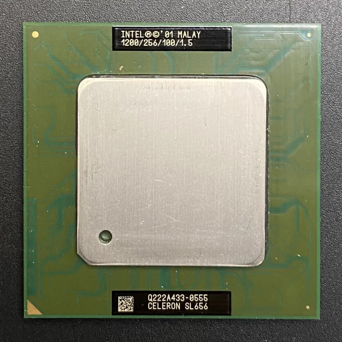 Intel Tualatin Celeron 1200MHz CPU SL656 RK80530RY009256 256KB 100MHz 1.5V