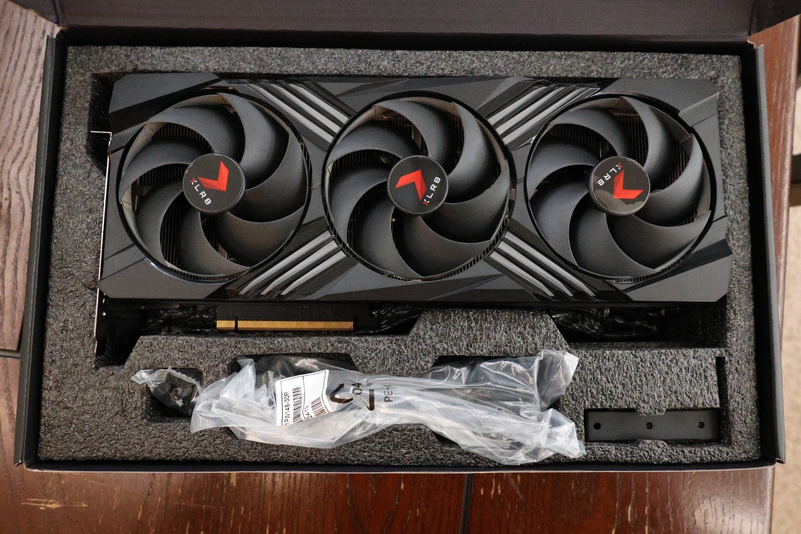 PNY GeForce RTX 4090 24GB XLR8 Gaming EPIC-X RGB OC  (UNORIGINAL BOX)