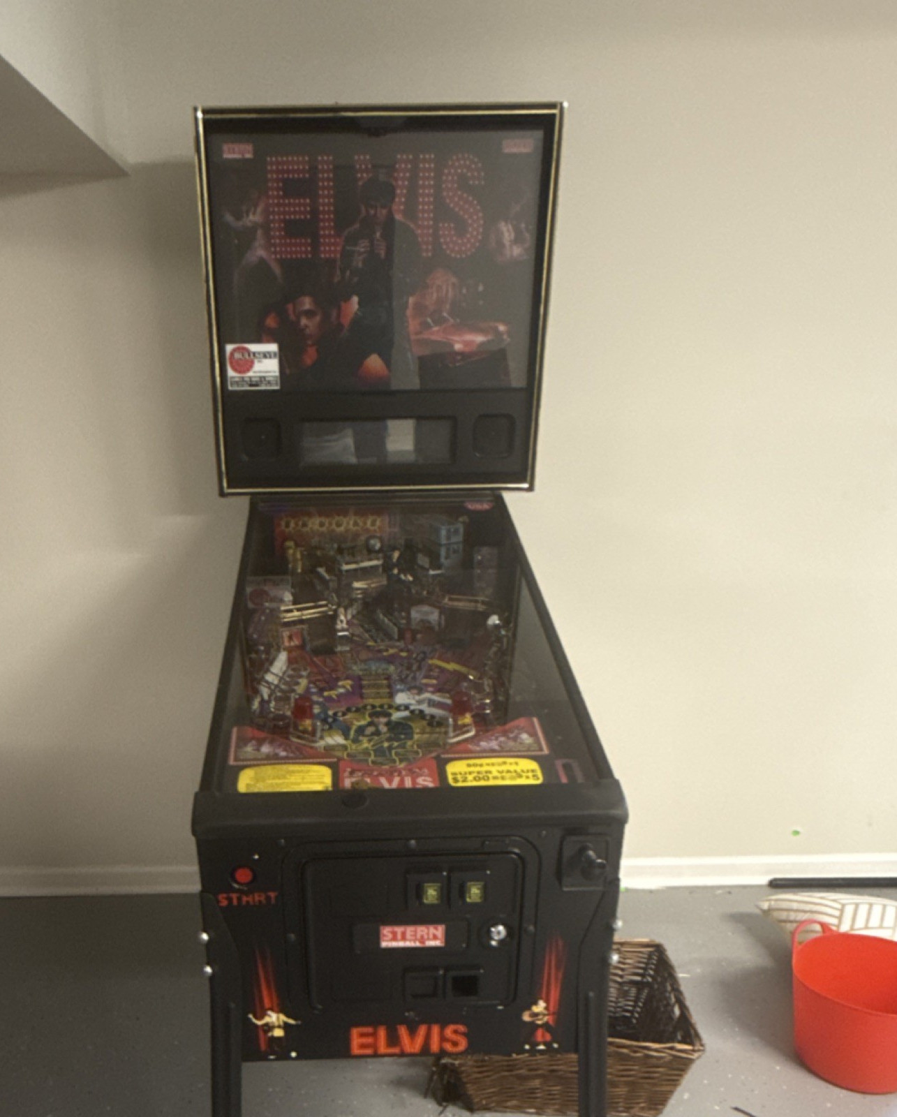 Stern Pinball, Inc. Elvis Pinball Machine 2004 Original 110V 60Hz 8 Amp