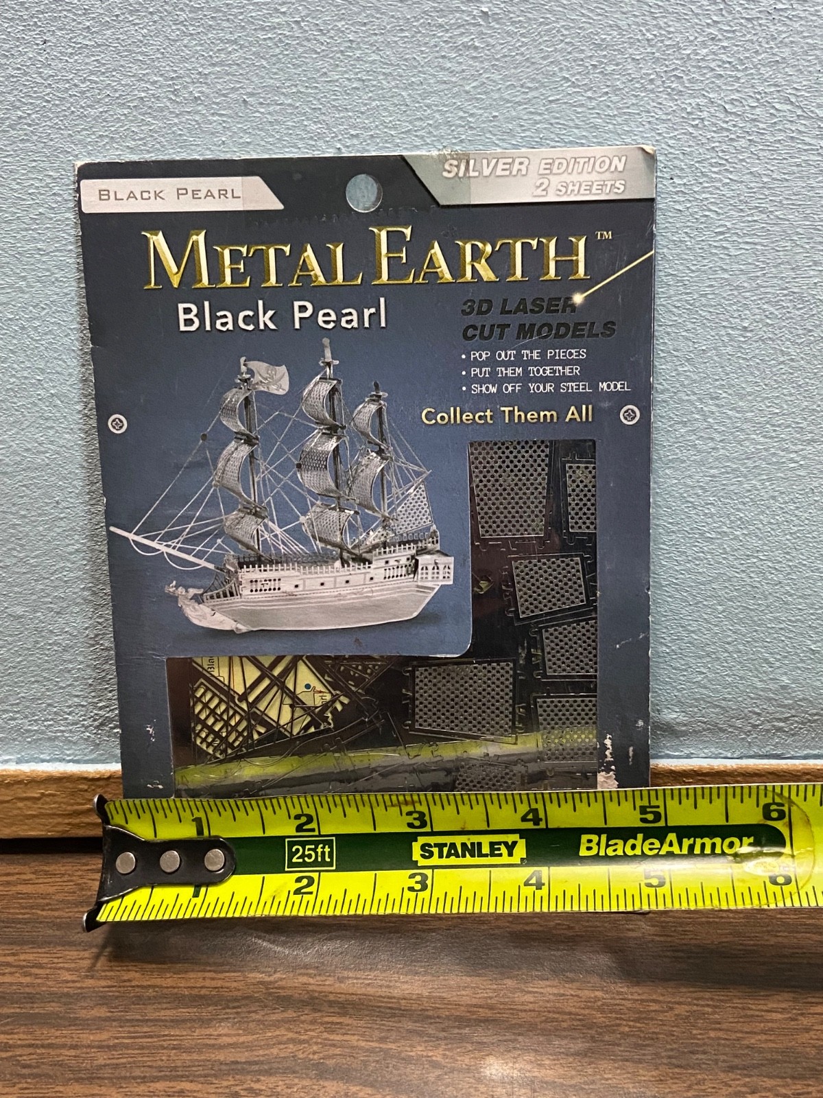 SET OF 2 Fascinations Metal Earth Black Pearl AND Golden Hind Ship 3D Model Kit