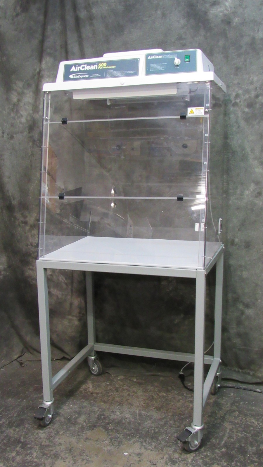 AirClean Systems AC632TDB Dead-Air Box/DNA-RNA Workstation with UV