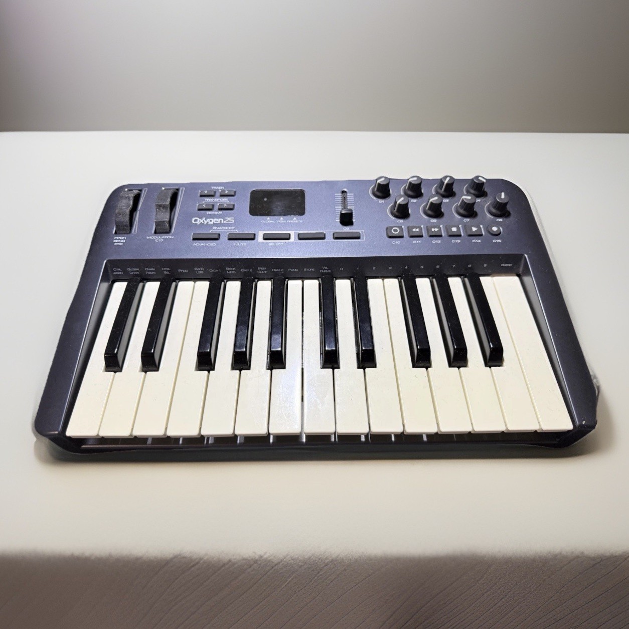 M-Audio Oxygen 25 USB MIDI Keyboard Controller 3rd Gen 25-Key DAW Music Prod.