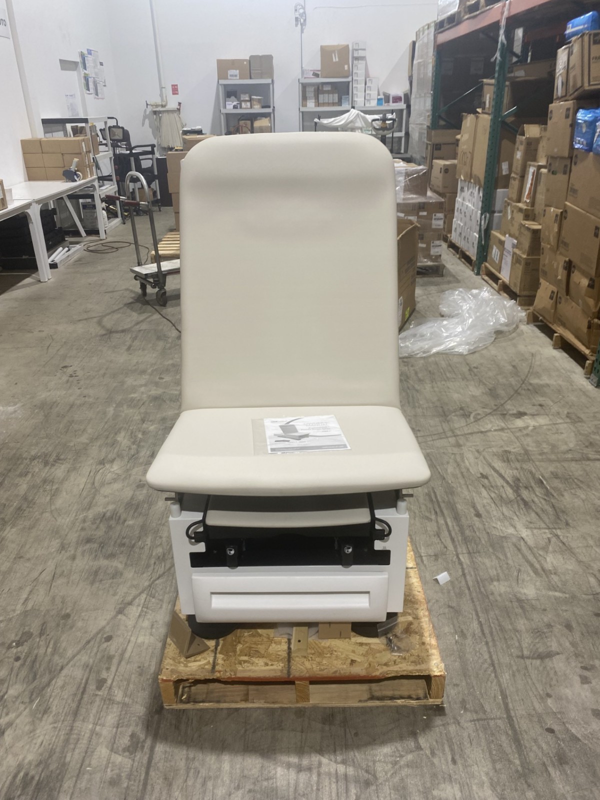 Brand New: UMF 3503 FusionONE+ Power Exam Table: (Free Shipping) - $4,799.95