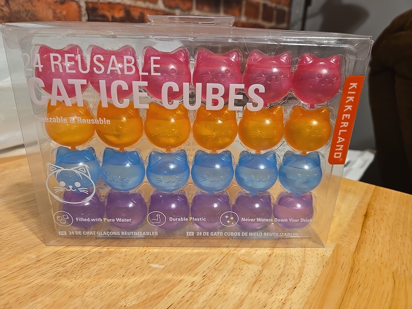 New-fun Kikkerland Reusable Cat Ice Cubes. 24 Pack Cat Lover