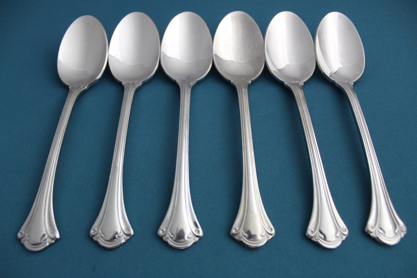 Wallace RESPLENDENCE Place Oval Soup Spoons (Set of 6) Stainless Indonesia 7"