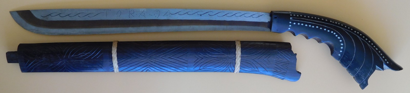 Vintage Toraja Tribal Dagger 23" – Indonesia Buffalo Horn – Carved Wood Sheath