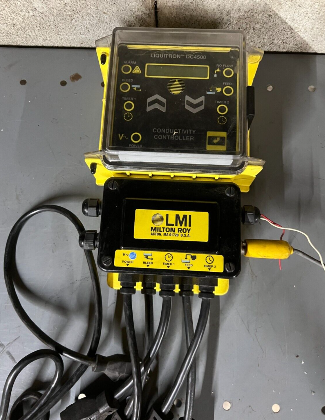 LMI Milton Roy LiquiTron DC4500 DC4500-111A Conductivity Controller