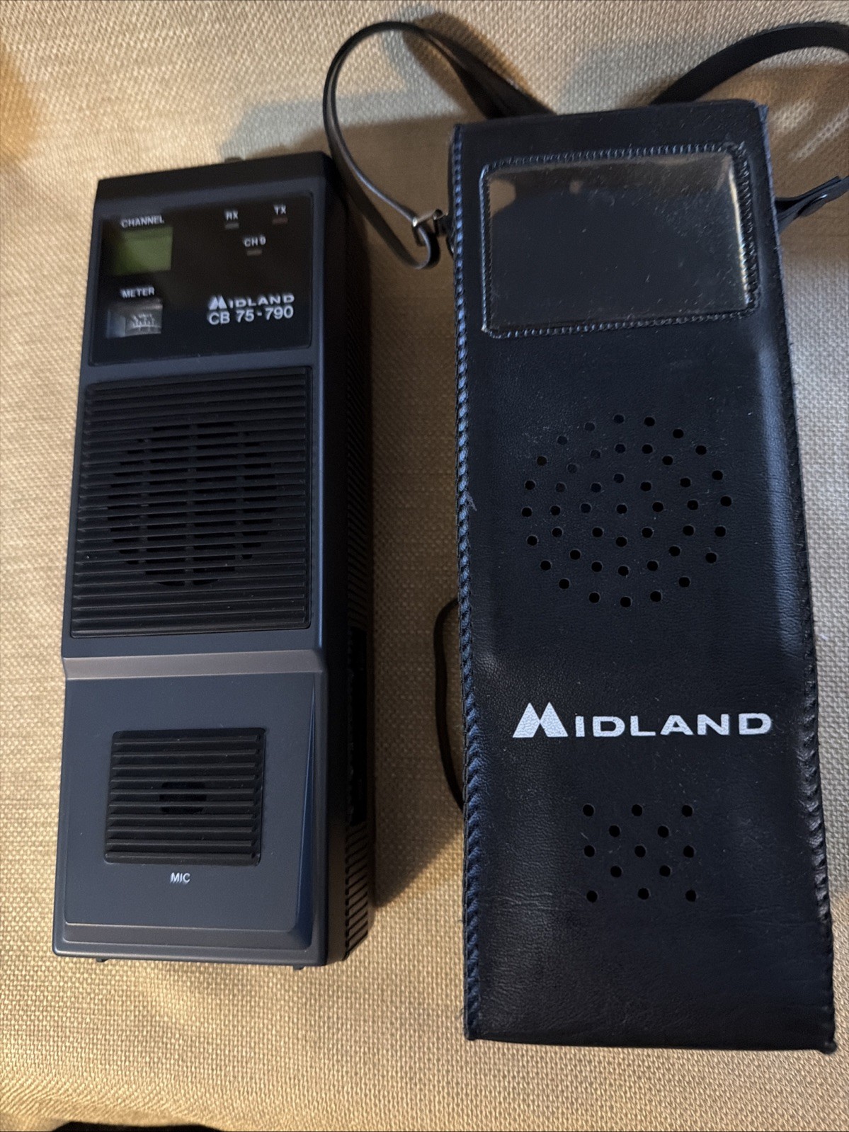 Midland 75-790 Portable Handheld CB Radio Lights Up AS IS AS Shown Made Feb 1988