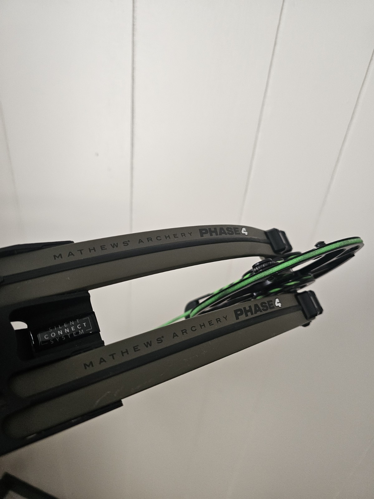 Mathews Phase 4 33 Compound Bow