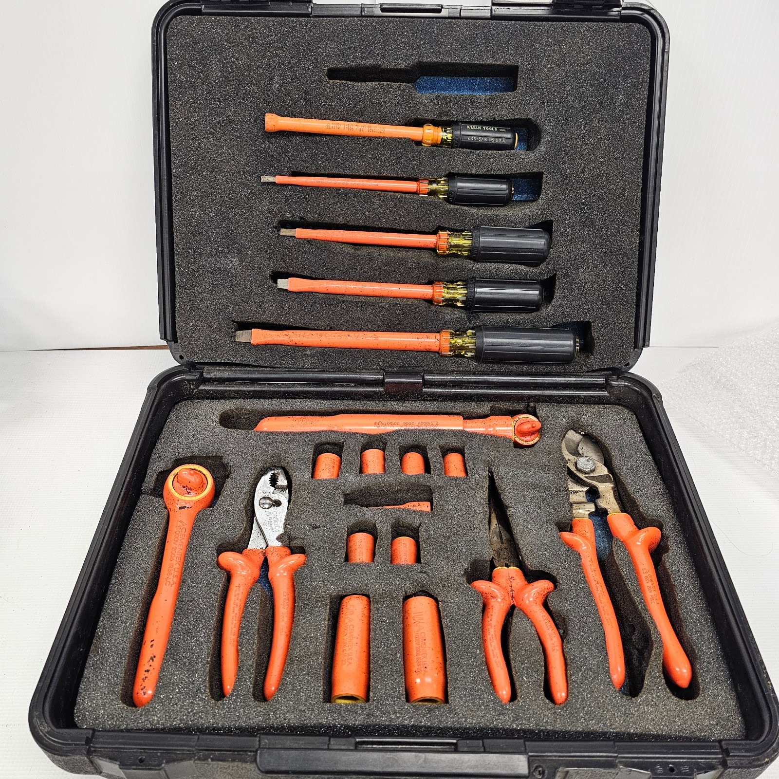 Cementex 1000v High Voltage Tool Kit + Case - ITS-MB430 (used)