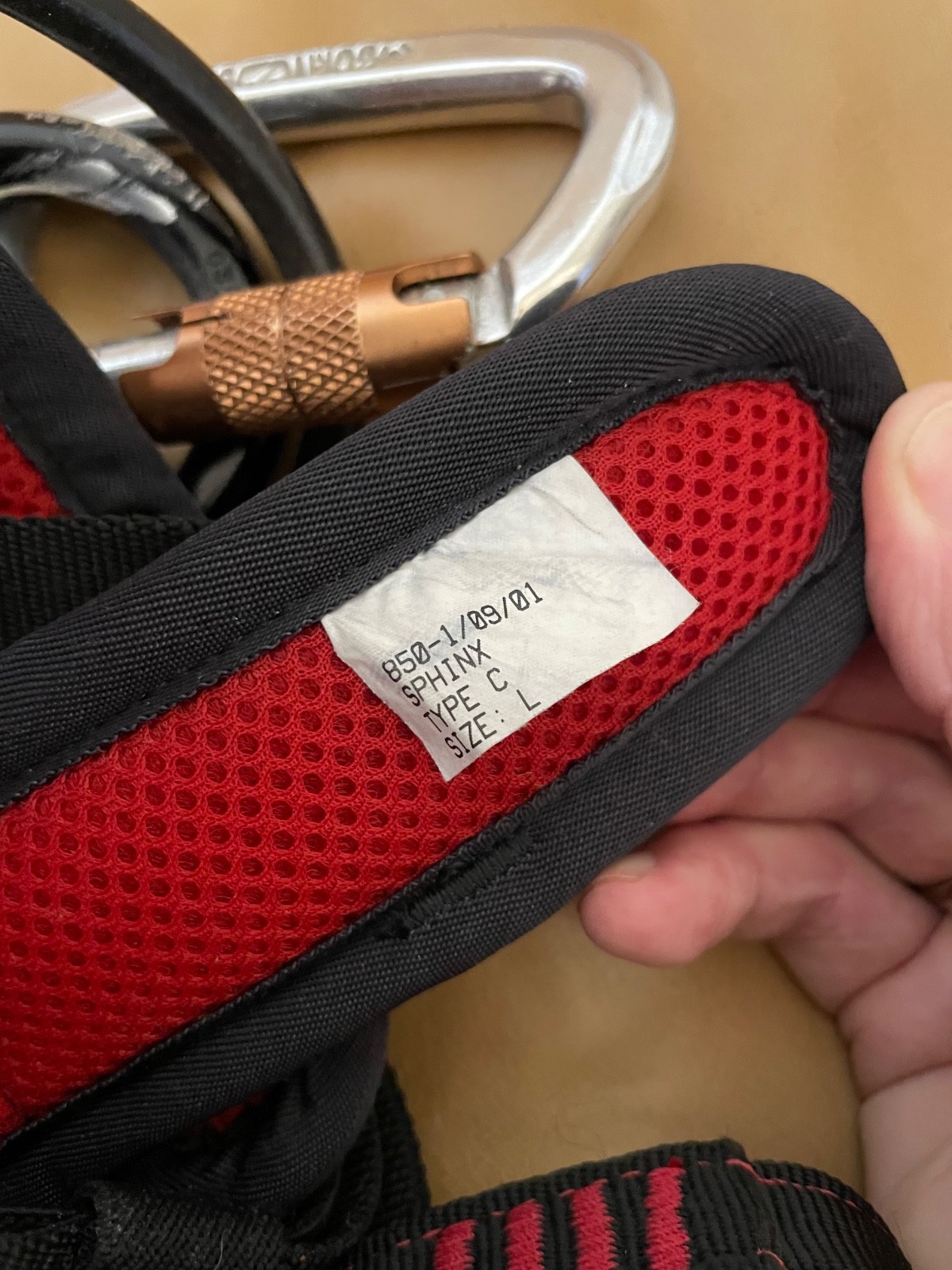 Singing Rock climbing harness (sit) in red