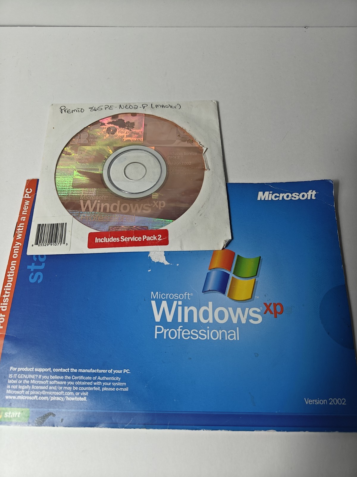 Microsoft Software Lot - Windows XP Professional Disc & Mixed Office Disc Bundle
